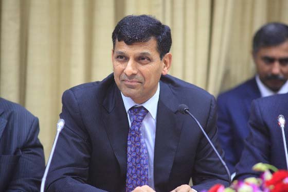 Mumbai, Maharashtra, India. 29th Oct, 2013. 29 oct 2013 - Mumbai - INDIA.Governor Of the Reserve Bank of India, Raghuram Rajan Addresses a Press Conference on India's Economic Policies at RBI headquarters in Mumbai. © Subhash Sharma/ZUMA Wire/Alamy Live N